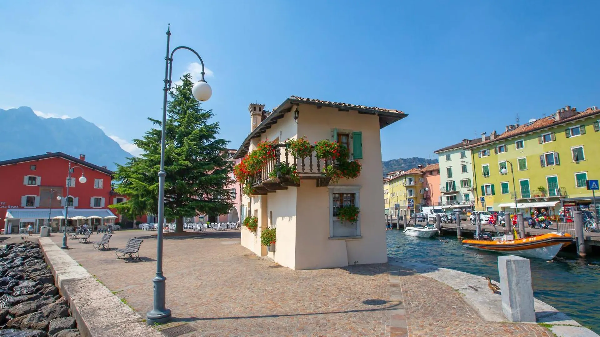 Tremosine Wonderful Lake View 1 - Happy Rentals Italy
