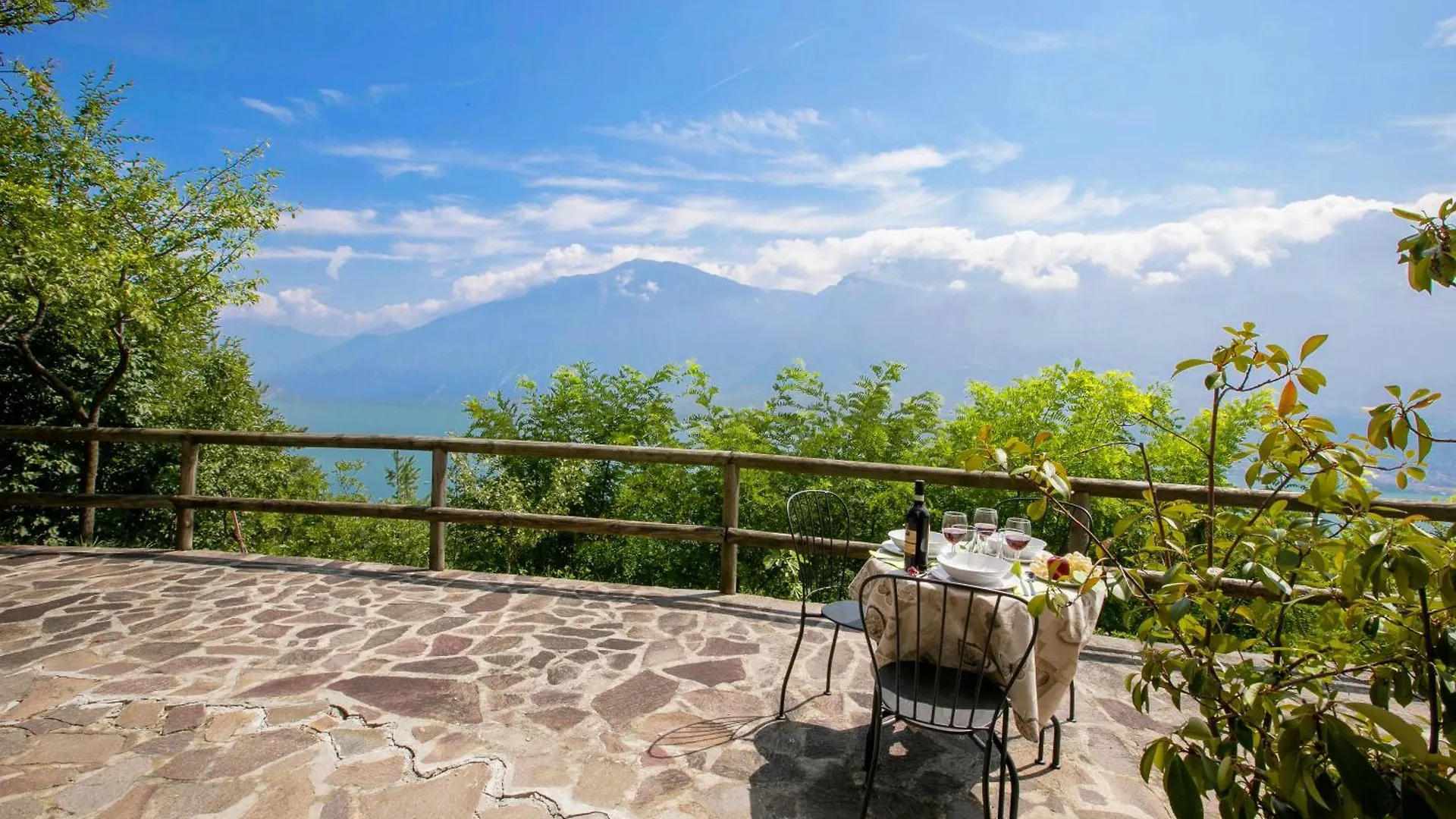 Apartment Tremosine Wonderful Lake View 1 - Happy Rentals